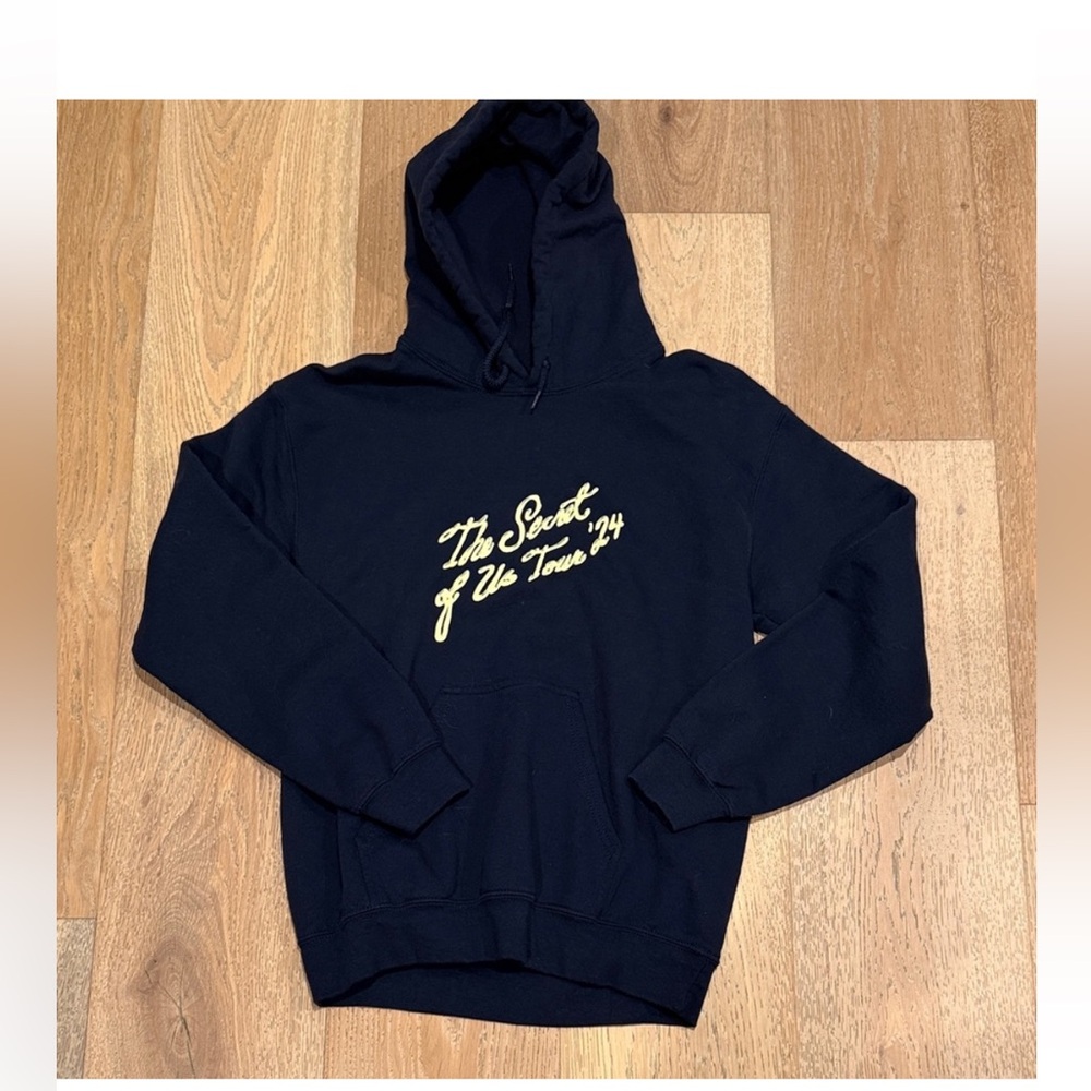 The Secret of Us Tour Gracie Abram’s Hoodie